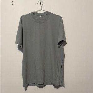 Uniqlo Men's Slate Gray Short Sleeve Tee